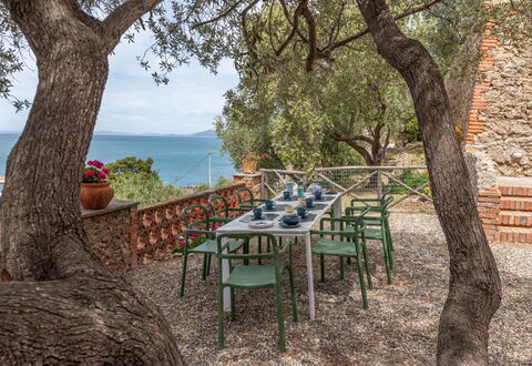 Villa Fior di Roccia: Mobili Da Esterno, Giardino, Shade, Tavolo Esterno, Sedia, Landscaping, Hacienda, Tropici, Backyard