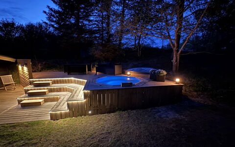 Peadda - 300M from the Sea: Illuminazione, Materiale Composito, Piscina, Deck, Notte, Paesaggio Di Illuminazione, Ricorrere, Giardino, Vasca Idromassaggio