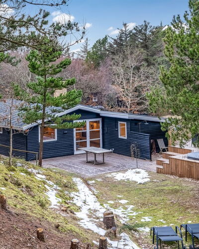 Peadda - 300M from the Sea