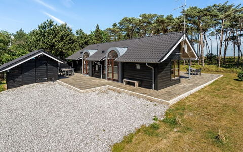 Groa - 50M from the Sea: Tetto, Lotto, Villetta, Casa, Area Rurale, Capannone, Raccordo, Edifici Giardino, Log Cabin, Capanna