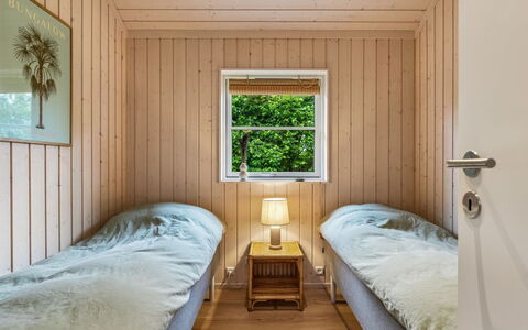 Galatia - 1.4Km from the Sea: Camera Da Letto, Pavimentazione, Legna, Pavimento, Interior Design, Letto, Soffitto, Mobilia, Lenzuolo, Bedding