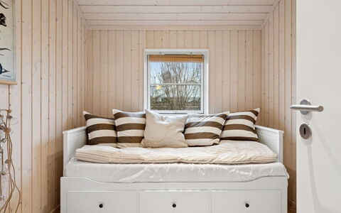 Galatia - 1.4Km from the Sea: Mobilia, Interior Design, Pavimento, Pavimentazione, Camera Da Letto, Legna, Letto, Camera, Illuminazione, Biancheria