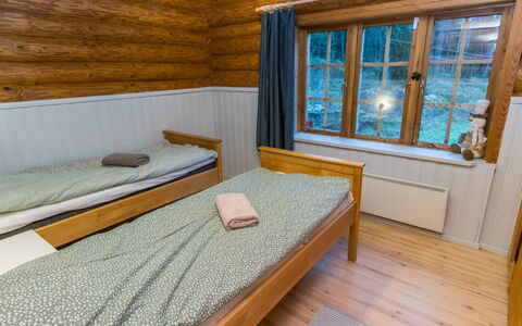 Hännänpää: Legna, Pavimentazione, Pavimento, Mobilia, Pavimento In Legno, Interior Design, Letto A Castello, Camera, Color Legno, Latifoglie