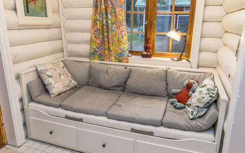 Hännänpää: Legna, Pavimentazione, Pavimento, Mobilia, Pavimento In Legno, Interior Design, Letto A Castello, Camera, Color Legno, Latifoglie