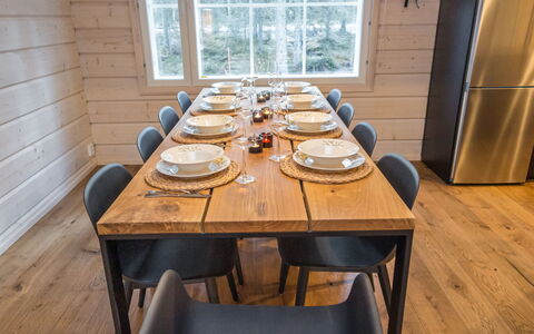 Tuppuvaara: Mobilia, Pavimentazione, Legna, Tavolo, Cucina & Sala Da Pranzo Tavolo, Sala Da Pranzo, Interior Design, Pavimento, Pavimento In Legno, Sedia