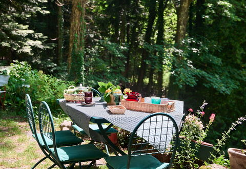Il Gallinaio, Vivo D'Orcia: Mobilia, Mobili Da Esterno, Tavolo Esterno, Giardino, Comunita 'Impianto, Sedia, Groundcover, Primavera, Backyard, Tovaglia