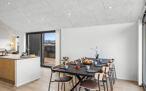 Damiana - 1.1Km from the Sea: Soffitto, Pavimentazione, Cucina, Lampada, Latifoglie, Design, Pavimento In Legno, Elettrodomestico, Plank, Color Legno