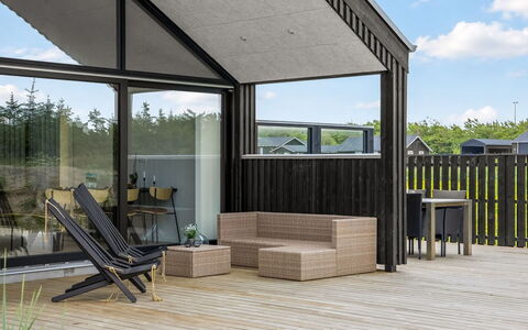 Damiana - 1.1Km from the Sea: Mobilia, Legna, Interior Design, Pavimentazione, Pavimento, Sedia, Camera, Soffitto, Soggiorno, Appartamento