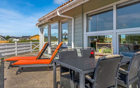 Answald - 250M from the Sea: Porta, Shade, Sedia, Mobili Da Esterno, Balcone, Raccordo, Deck, Tavolo Esterno, Portico