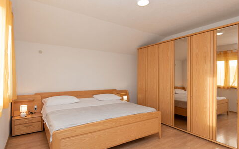 Matanovi Dvori: Mobilia, Interior Design, Pavimentazione, Pavimento, Letto, Legna, Camera Da Letto, Camera, Soffitto, Illuminazione