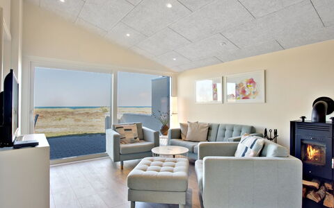 Edy - 75M from the Sea