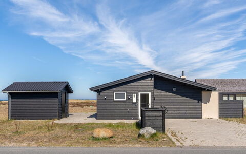 Edy - 75M from the Sea: Mobilia, Legna, Interior Design, Pavimentazione, Pavimento, Sedia, Camera, Soffitto, Soggiorno, Appartamento