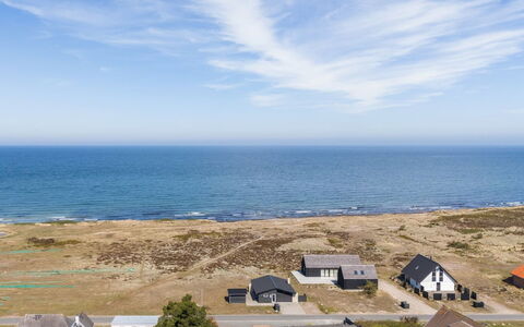 Edy - 75M from the Sea: Mobilia, Legna, Interior Design, Pavimentazione, Pavimento, Sedia, Camera, Soffitto, Soggiorno, Appartamento