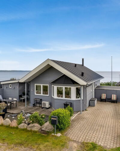 Tofan - 75M from the Sea