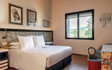 Villa Bocchi: Camera Da Letto, Letto, Lenzuolo, Interior Design, Mobilia, Bedding, Telaio Del Letto, Cuscino, Lancia Cuscino, Biancheria