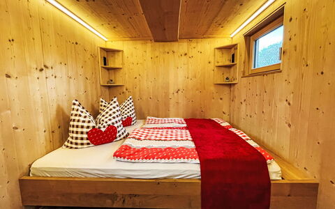 Tiny House Cottage Herbert: Legna, Color Legno, Soffitto, Latifoglie, Camera Da Letto, Plank, Legname, Letto, Telaio Del Letto, Compensato