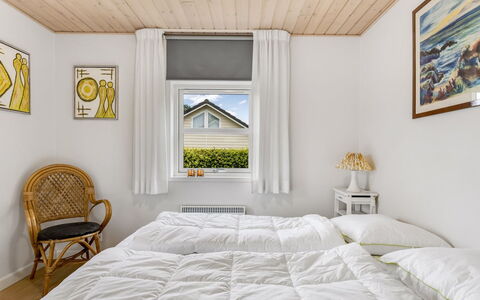 Elizabeth - 175M from the Sea: Camera Da Letto, Letto, Legna, Interior Design, Mobilia, Lenzuolo, Pavimento, Bedding, Soffitto, Biancheria