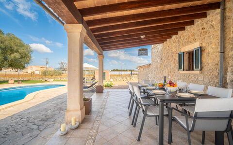 La Perla de Son Peroti: Mobilia, Architettura, Piscina, Casa, Materiale Composito, Ricorrere, Porta, Sedia, Shade, Estate