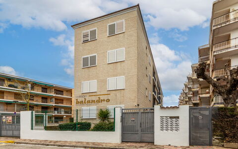 Balandro: Appartamento, Urban Design, Condominio, Balcone, Hotel