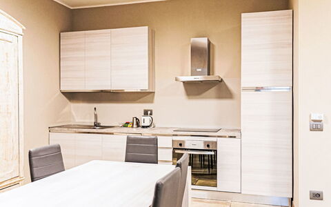 Balena: Mobilia, Cabinetry, Interior Design, Legna, Pavimentazione, Cucina, Controsoffitto, Casa, Elettrodomestico Da Cucina, Pavimento