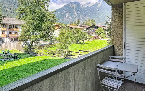 Pinzolo 205: Catena Montuosa, Valle, Prato, Alpi, Cortile, Balcone, Paesino Di Montagna, Cortile