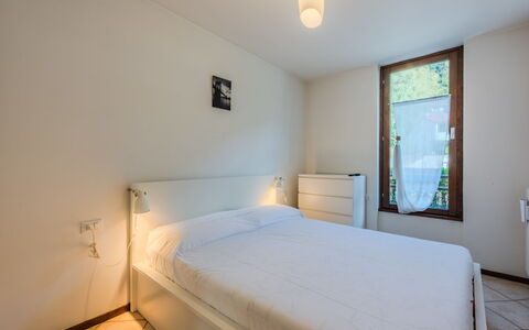 Pinzolo 205: Interior Design, Letto, Camera Da Letto, Pavimentazione, Pavimento, Legna, Camera, Soffitto, Lenzuolo, Bedding