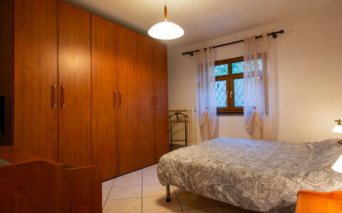 Tre Fontane: Letto, Camera Da Letto, Interior Design, Mobilia, Lenzuolo, Pavimento, Soffitto, Bedding, Pavimentazione, Camera