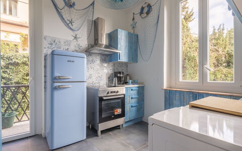 Focaincontromano Seaview, Genova: Apparecchio Major, Cucina, Elettrodomestico Da Cucina, Interior Design, Pavimentazione, Mobilia, Pavimento, Elettrodomestico, Frigorifero, Cabinetry