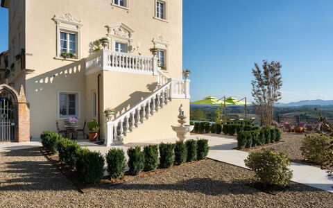 Villa Elisa: Facciata, Estate, Giardino, Dimora, Villa, Landscaping, Balcone, Cortile, Hacienda, Cortile