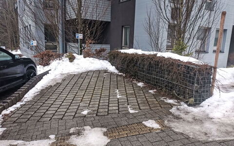 Harrachov Resident a: Neve, Inverno, Congelamento, Car Famiglia, Parcheggio, Marciapiede, Veicolo Di Lusso, Vettura Mid-Size