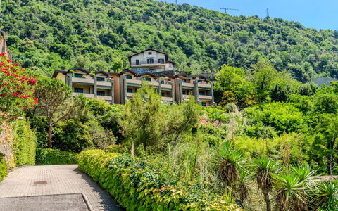 Dervio 623: Geografia Montane, Vegetazione, Paesaggio, Collina, Arbusto, Casa, Highland, Area Rurale, Comunita 'Impianto