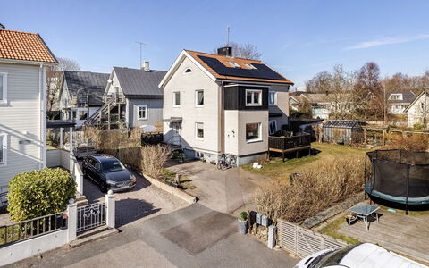 Vårhemsplatsen: Costruzione, Zona Residenziale, Casa, Casa, Tetto, Quartiere, Sobborgo, Insediamento Umano, Raccordo, Villetta