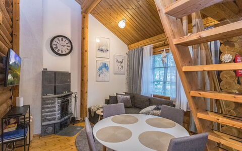 Levin Ainola: Legna, Casa, Casa, Villetta, Pavimento, Pavimentazione, Log Cabin, Color Legno, Porta, Soffitto