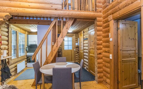 Levin Ainola: Legna, Log Cabin, Color Legno, Villetta, Soffitto, Latifoglie, Plank, Idraulico Fixture, Loft, Legname