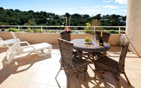 Altea 649: Proprietà, Mobilia, Camera, Tavolo, Casa, Immobiliare, Casa, Terrazza, Sedia, Costruzione