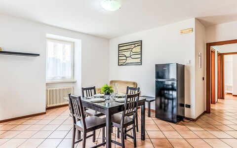 La Coccinella: Pavimentazione, Interior Design, Pavimento, Soffitto, Camera, Mobilia, Appartamento, Cucina & Sala Da Pranzo Tavolo, Sala Da Pranzo, Cornice