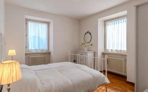 La Coccinella: Interior Design, Parete, Pavimento, Letto, Pavimentazione, Camera Da Letto, Legna, Soffitto, Camera, Mobilia