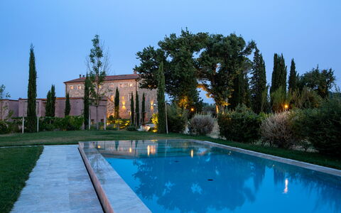 Poggio Mori 20: Piscina, Arbusto, Giardino, Estate, Landscaping, Giochi D'Acqua, Hacienda, Cortile, Cortile, Prato