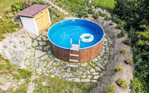 Na Stráni: Piscina, Giardino, Backyard, Color Legno, Cortile, Landscaping, Giochi D'Acqua