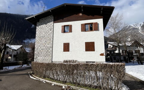 Maison Ginevra: Parcheggio
