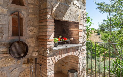 Casale Nido: Brick, Muratura, Muro ​​Di Pietra, Giardino, Camino, Flagstone, Landscaping, Backyard