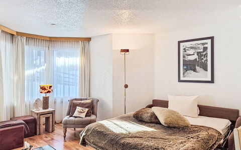 Verte-Rive: Mobilia, Interior Design, Letto, Parete, Pavimento, Pavimentazione, Camera Da Letto, Soffitto, Legna, Camera