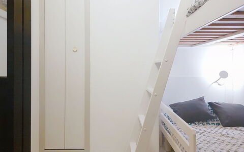 Palmier: Interior Design, Camera Da Letto, Parete, Pavimento, Letto, Legna, Pavimentazione, Mobilia, Camera, Bedding