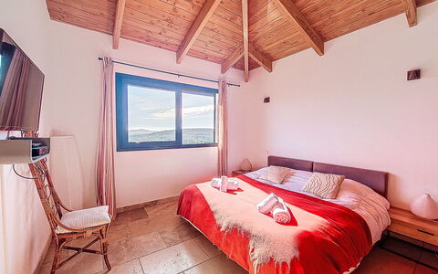 La Dorianzza: Camera Da Letto, Letto, Bedding, Lenzuolo, Hotel, Illuminazione Diurna, Telaio Del Letto, Villa