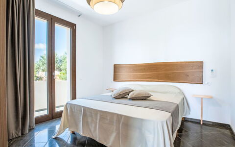 Cleope: Interior Design, Legna, Pavimentazione, Camera Da Letto, Letto, Mobilia, Pavimento, Bedding, Soffitto, Lenzuolo