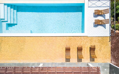 Cleope: Blu, Piscina, Materiale Composito, Ricorrere, Color Legno, Shade, Eco Hotel, Design, Mobili Da Esterno, Latifoglie
