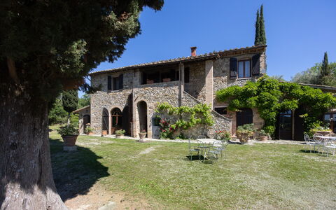Podere le Lune with Pool, San Gimignano: Arbusto, Casa, Estate, Villetta, Agriturismo, Hacienda, Villa, Giardino, Villaggio, Cortile