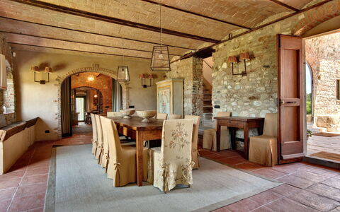 Mattei Villa: Mobilia, Parete, Interior Design, Legna, Pavimentazione, Tavolo, Soffitto, Sedia, Cucina & Sala Da Pranzo Tavolo, Sala Da Pranzo