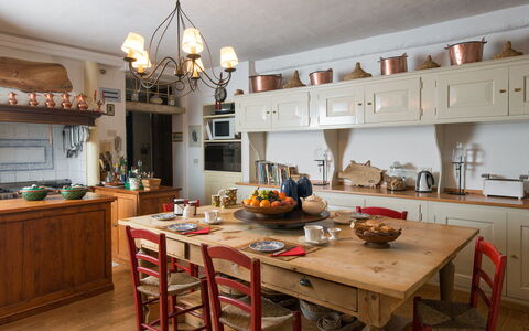 Galero: Mobilia, Cucina, Interior Design, Cabinetry, Controsoffitto, Pavimentazione, Legna, Tavolo, Cucina & Sala Da Pranzo Tavolo, Camera