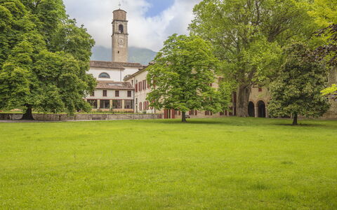 Jasmine Villa: Prato, Estate, Giardino, Hacienda, Cortile, Parco, Dimora, Una Casa Maestosa, Convento, Monastero